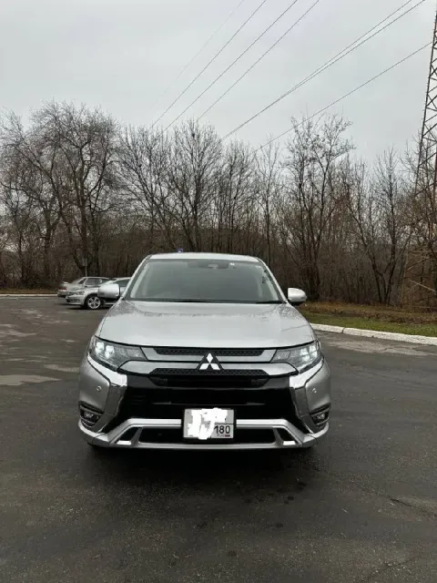 Продам mitsubishi outlander 2019г. Машина в отличном состоянии. Растаможена. Правый руль! Ездила дев... - фотография