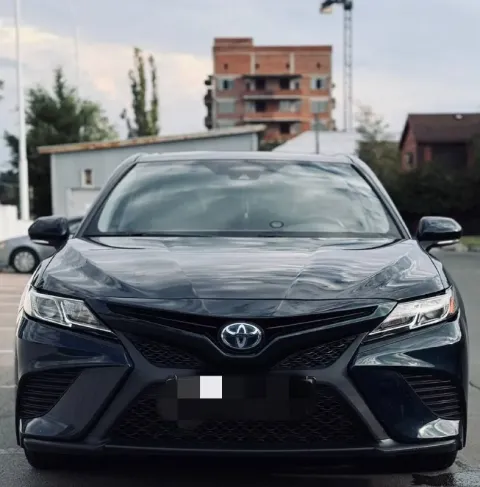 Продам отличный семейный автомобиль. полностью обслужен toyota camry 70 hybrid цена-2.650.000 год-20... - фотография