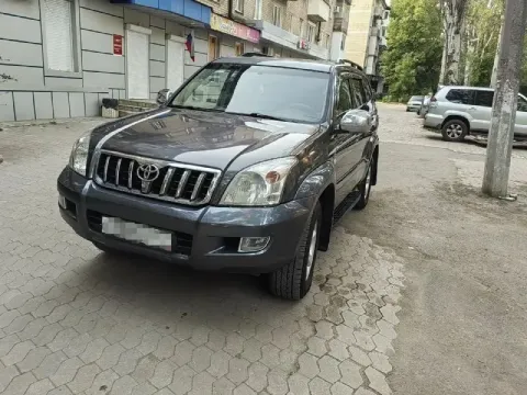 Toyota прадо комплектация полная с люком вся в родной краске машина на ходу но в верхней части мотор... - фотография