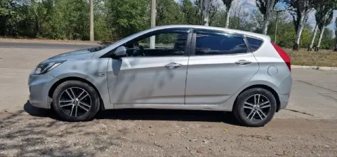 Продам солярис 2013года, мотор 1.6,кпп механика, машина в хорошем состоянии, новая резина два компле... - фотография