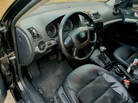 Срочно продам 730 торг skoda octavia а5 рестайлинг автомат 7 ступ. 1,8л tsi турбо бензин 160 л. с.,... - фотография