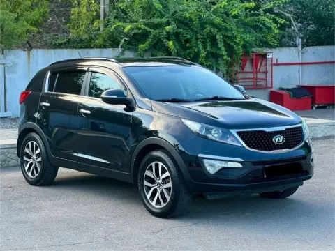 Kia sportage
Год-2014
Пробег-144.000
Мотор-2.0
Коробка-автомат
Цена-1.380.000 торг-обмен
Номер- +794... - фотография