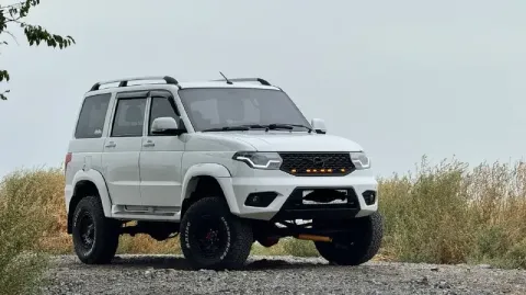 Уаз патриот год: 2018 пробег: 100000км машина в хорошем состоянии, полностью исправна, весь в родной... - фотография