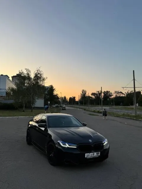 Продам bmw g30 530d xdrive мотор b57 пробег 168.000 комплектация м sport pro: сидения с вентиляцией,... - фотография