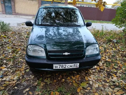 Продам нива шевроле 2004 г с документами в порядке 1хоз, на хорошем ходу, гур раздатка в исправном с... - фотография