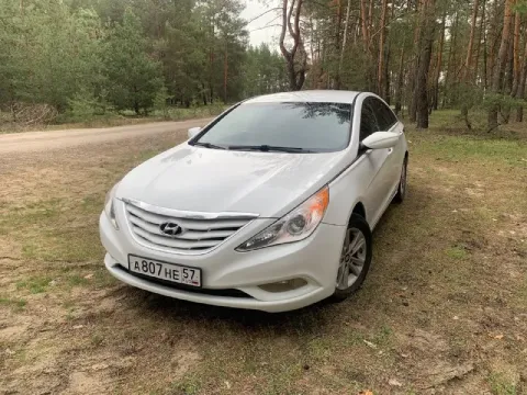 Hyundai sonata 2013 год 2.4 на 201 л. с. пробег 180 000,электрорегулировка сиденья, датчик света и д... - фотография