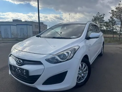 Продам hyundai i30 автомобиль в идеальном состояние, вложений не требует не каких. автотека зелёная.... - фотография
