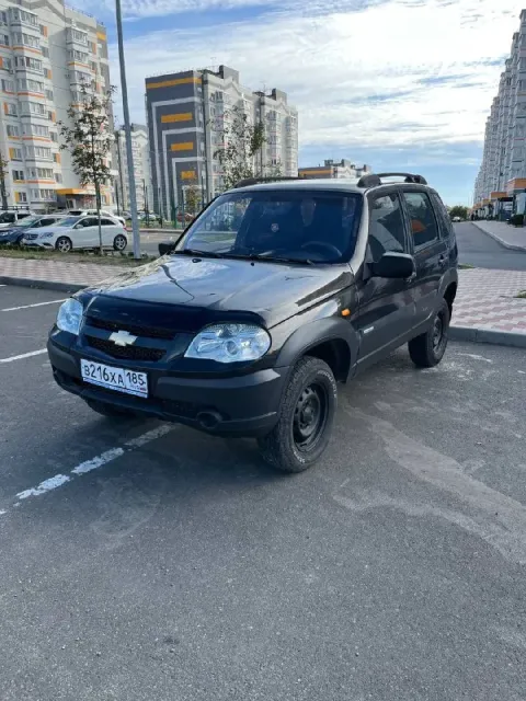 Продам шевроле нива. год - 2010 объем - 1,7л. пробег - 125 тысяч авто в очень хорошем состоянии, в к... - фотография