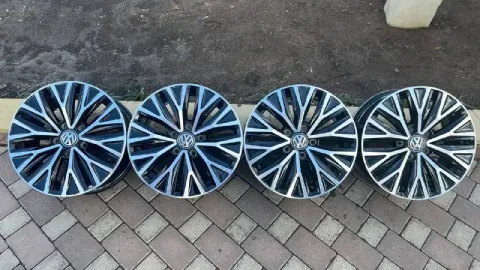 Продам диски оригинальные volkswagen (с jetta). R16. Не вареные, не гнутые, не битые, не катаные.
Це... - фотография
