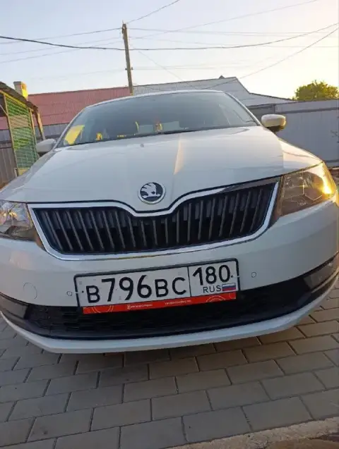 Продам skoda rapid hockey edition 2019 год выпуска в эксплуатации с 2020 года. Двигатель mpi (один и... - фотография