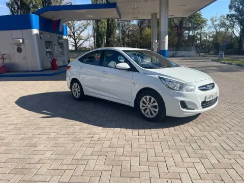 Продаю свою машину. hyundai solaris 2013 год. не битая некрашена, очень бережно эксплуатация, салон... - фотография