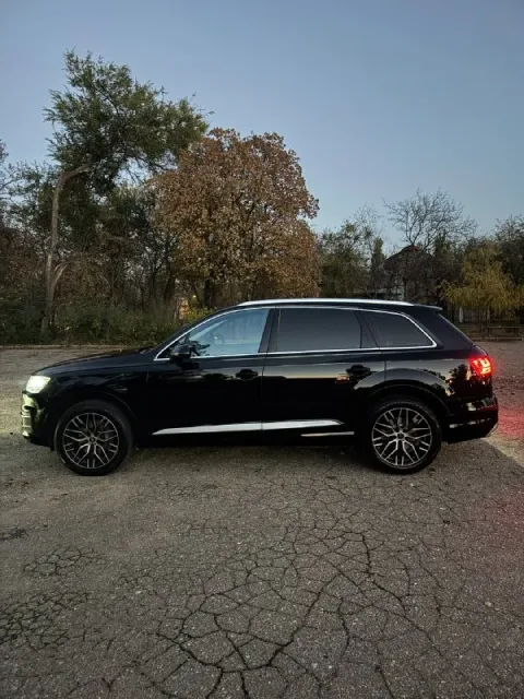 Продам audi q7 2016 г. в. 3л. 249л. с.(600 крутящего момента),310000 км. пробег трассовый(до 2020 го... - фотография