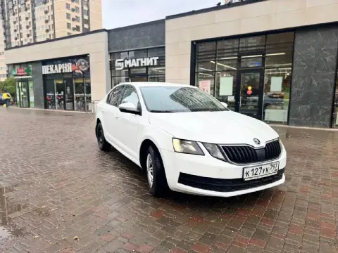 Skoda октавия а 7 2018 год, в отличном состоянии, мотор и коробка без нареканий, двигатель 1,6 автом... - фотография