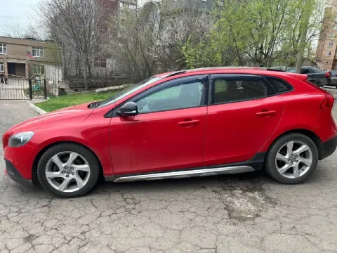 Volvo v40 cross country 2014 года автомобиль в отличном состоянии. оцинкованный кузов. весь в родном... - фотография