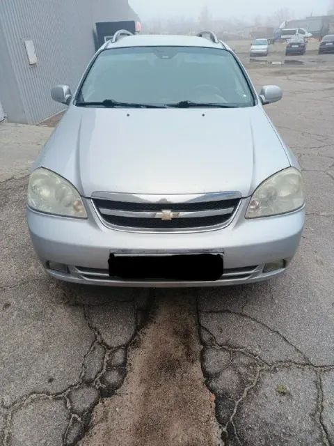 Chevrolet lacetti 2008 1.6 универсал пробег 198000. проверка на любом сто машина не крашена, с 2013... - фотография