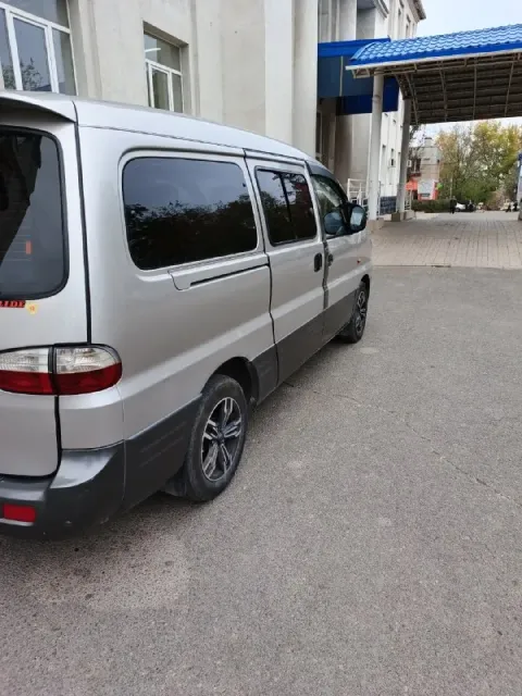 Продам семейный бус hyundai starex 2.5 турбодизель, 2006г. , в достойном состоянии - как технически,... - фотография