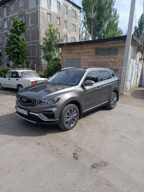 Продам geely atlas pro, 2024 год, пробег 17тыс. цена 2🍋700тыс. рублей. возможен обмен на жилье в мар... - фотография