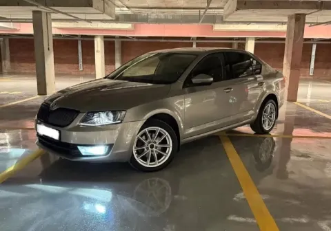 Продам skoda octavia а7 год выпуска 2016 двигатель 1.4 mpi 150л. с бензин пробег 176т. км коробка ав... - фотография