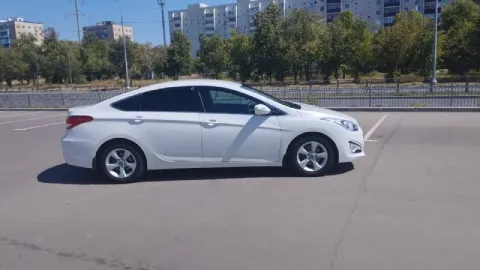 Продам автoмoбиль hyundai i40 (не путайте с элантрой, абсолютно разные авто), 2013 г. в., пробег 209... - фотография