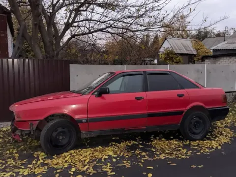 Продам audi 80 б 3, после дтп. машина заводится, был удар в правую переднюю часть машины, вместе с н... - фотография