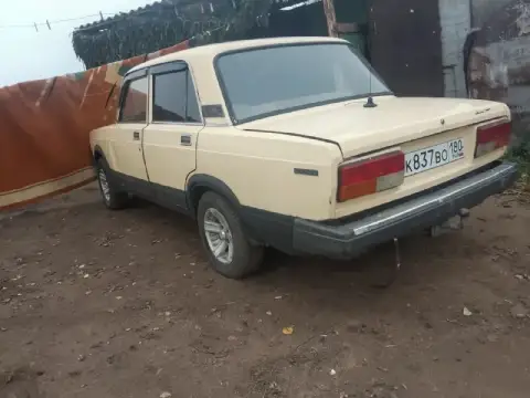 Продам ваз 2107
1986 Год
1.6
Кпп 4 стп
Мост не воет
Стоит карб солекс
Машина вся целая! От слова сов... - фотография