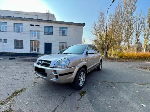 🚙hyundai tucson 💰цена - 850.000 🌍 город - донецк 📆 год выпуска - 2006 🛞пробег - 270000 км ⛽️топливо... - фотография