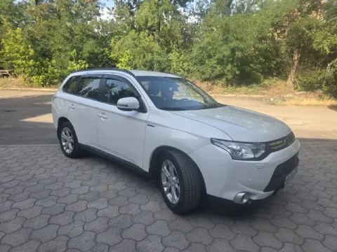 Продам!
Мицубиси аутлендер, 2.4 cvt, 2013г. Бензин. Установлено гбо на 70л. Полный привод. Пробег 15... - фотография
