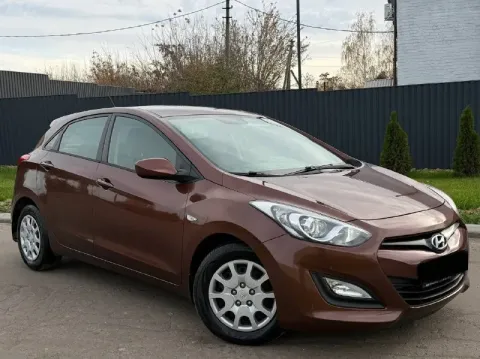 Продам hyundai i30 год:2013 пробег :158.000 двигатель:1.6 коробка :автомат без дтп автомобиль в идеа... - фотография