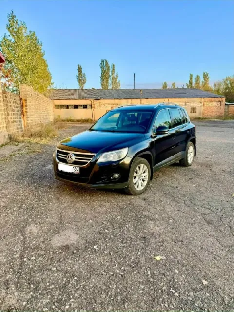 🚗 Volkswagen тигуан полный привод ✅ год: 2009 💰цена: 950.000 руб ✅ тип акпп: автомат ✅ пробег: 163.0... - фотография