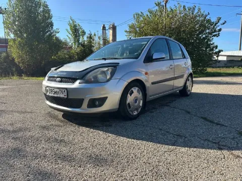 Ford fiesta, 2007 г. продаётся надёжный городской автомобиль. характеристики: двигатель: 1,6 л; кпп:... - фотография