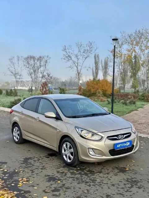 🇰🇵 hyundai solaris 💰цена: 800 000р 🏢город: мариуполь 📅год выпуска: 2012 🧾пробег: 143 651 км. ⚙️двига... - фотография