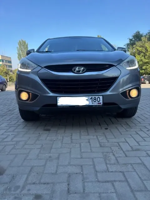 Hyundai ix35 год 2014 2.0 бензин автомат пробег 181 тысяч км кожа. климат контроль автомобиль в хоро... - фотография