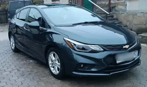 Продам chevrolet cruze lt 1.4 turbo ат 2018 года хэтчбек 🔥 пробег 80 000 тыс. км✅ 🔥комплектация lt:... - фотография