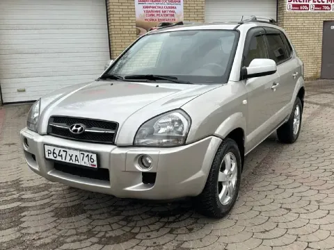 Продам hyundai tucson 2.0 бензин год выпуска 2008 коробка автомат пробег 268000 тысяч пробег родной... - фотография