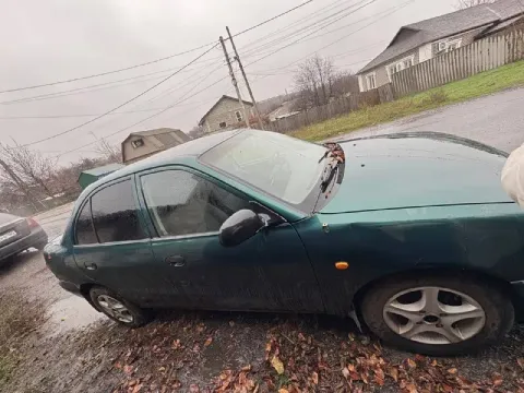 Hyundai акцент 1 1997 год, двигатель 1.5, коробка 5 ст на учёт становится, заводиться ездит, пороги... - фотография