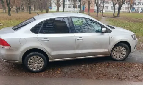 Продам volkswagen поло 2013 года мотор 1.6 пробег 150000 км в отличном состоянии все работает сел и... - фотография