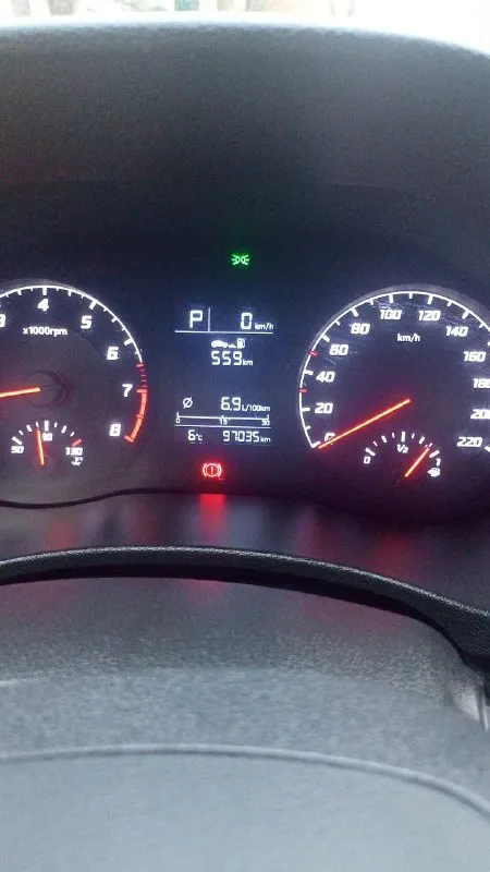 Hyundai solaris 1.6 2021. пробег 97000. ничего делать не нужно. полностью обслужена. езжу на ней сей... - фотография