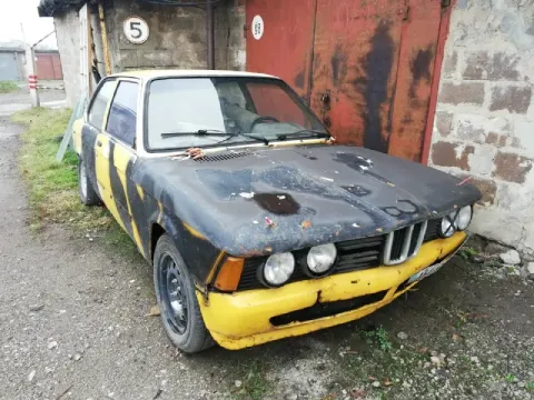 Продам bmw e21. была на ходу, документы есть. много запчастей с донора в подарок, оливковый салон, з... - фотография