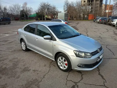 Продам volkswagen polo 2012, 1.6 at. пробег 190 т. км. классический автомат «aisin». машина в отличн... - фотография