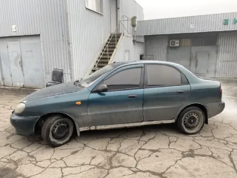 Daewoo lanos 2007 г 1.5 газ, бензин юредически чистая! новая ходовка! чуть есть рыжи, но не критично... - фотография