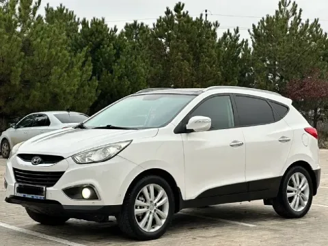 Hyundai ix35 2012год, 4wd автомобиль в отличном состоянии вложений не каких не требует обьем 2.0 бен... - фотография