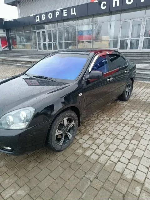 Продам kia magentis 2008 года выпуска пробег 239.000км, цена : 800 000 + торг у капота. Двигатель 2.... - фотография