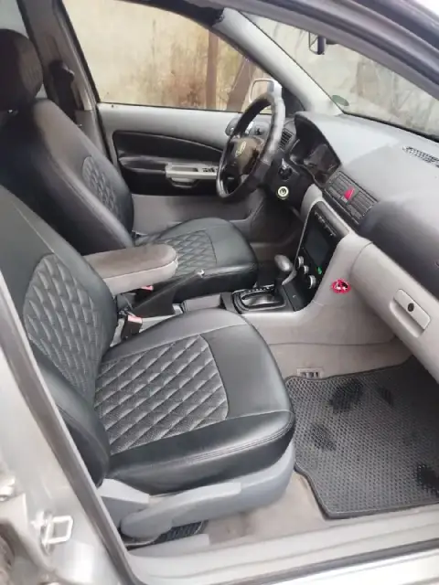 Продам skoda октавия тур,1999г. В. ,1,8 125 л. С. , автомат. Подогрев зеркал, передних сидений, конд... - фотография