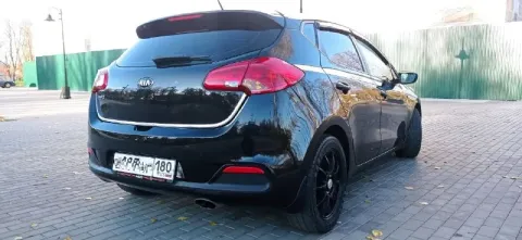 Kia сид 2014 года. Отличное состояние обслужен. Пробег оригинальный 170 т. 1,4 атмосферный на 6 ст м... - фотография