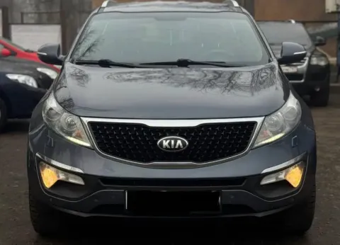 Продам kia sportage
2.0 Бензин
Год выпуска 2015
Состояние идеальное.
Без вмятин царапин
И рыжиков
Се... - фотография