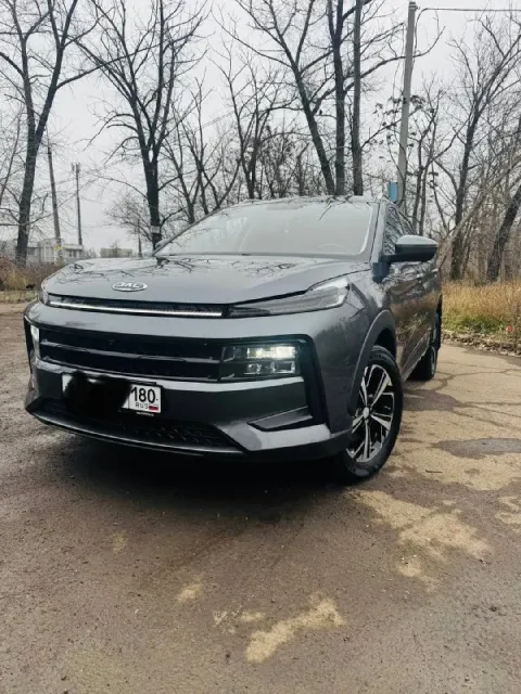 Jac js6 2023 год 1.5л бензин кпп автоматическая 37000км пробег максимальная комплектация от собствен... - фотография
