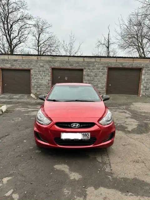 Продам срочно! Hyundai solaris год: 2011 двигатель: 1.6 л, бензин кпп: механическая (мкпп) пробег: 1... - фотография
