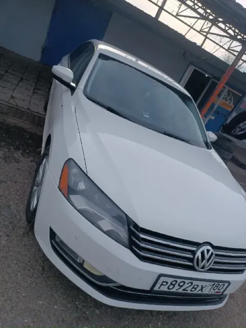 Продам volkswagen пассат в7 2014 год пробег 148 тысяч 1,8 т я собственник 1,5миллиона₽ торг +7949330... - фотография