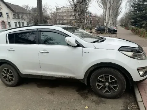 Продам семейный автомобиль kia спортейдж, 2011 года, коробка автомат. Двигатель 1.5. Кожаный салон, ... - фотография