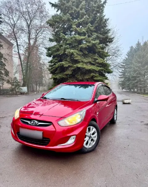 Hyundai solaris 1.6 самый надёжный и самый практичный мотор в связки с механикой!) в идеальном состо... - фотография